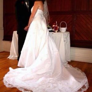 Wedding gown